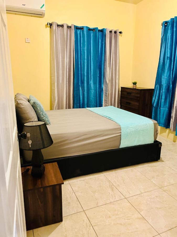 The Rest Stop-B- 15 Min From Airport/24Hrs Security Montego Bay Esterno foto